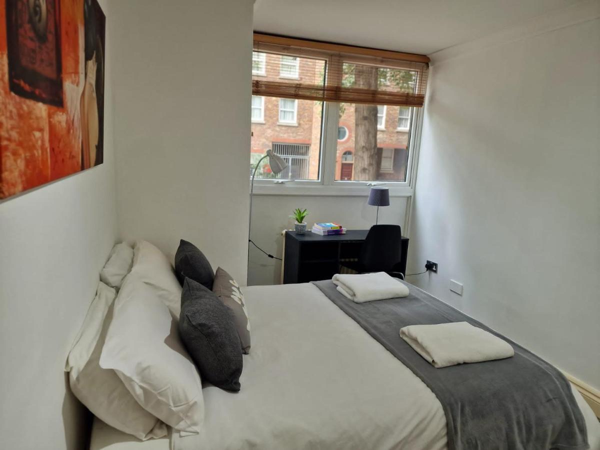2 Bedrooms Flat In Great Location! London Exterior photo